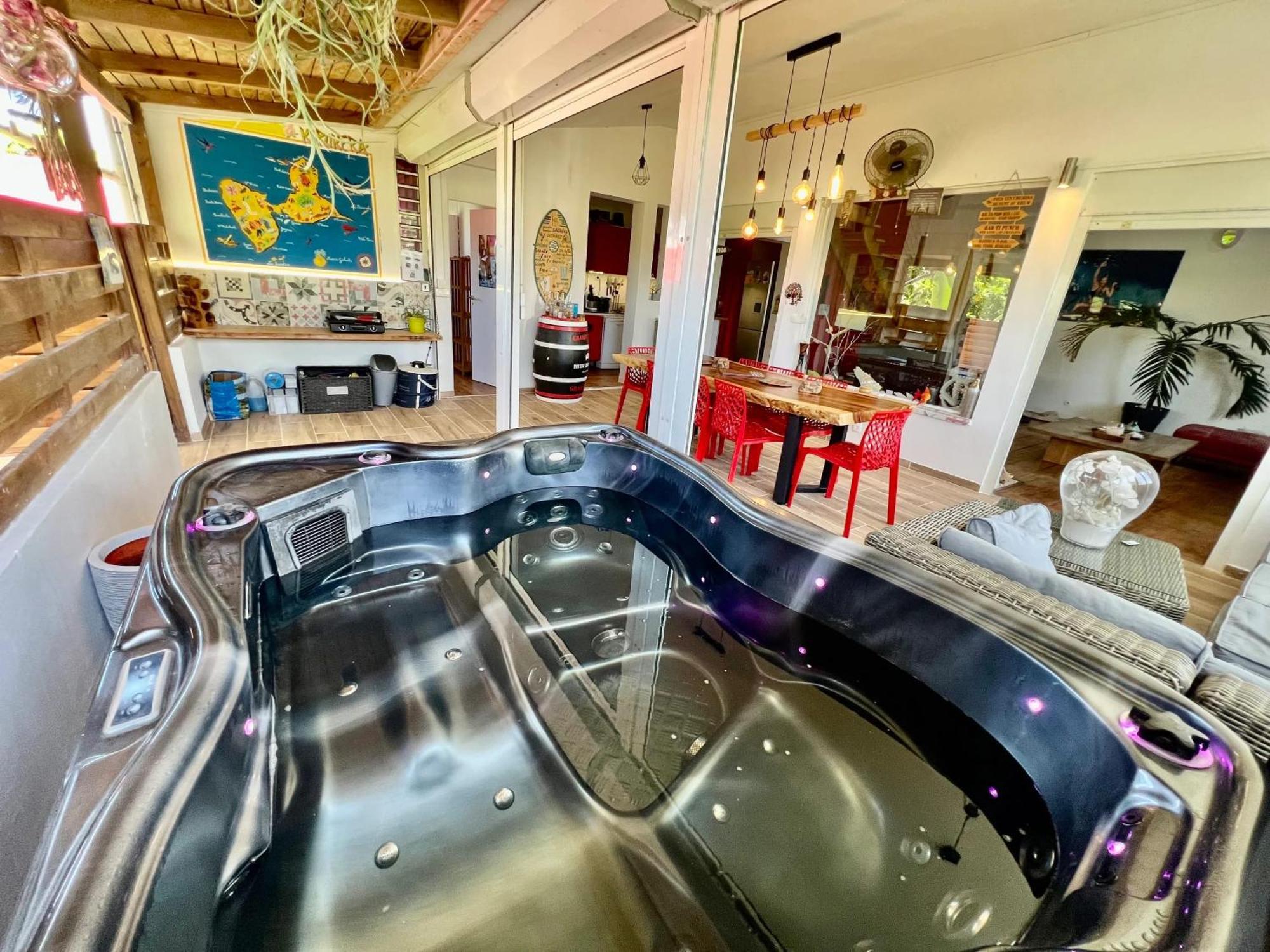 Appartement Spacieux A Sainte-Anne, Vue Sur La Mer Et Jacuzzi Екстериор снимка